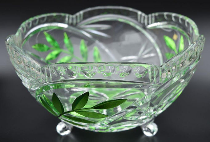 Glass bowl with green gilding